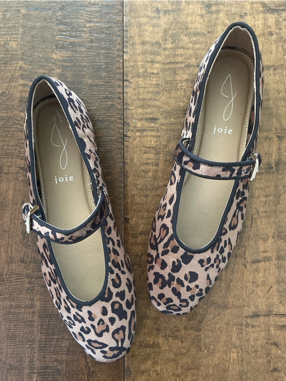 Joie leopard print velvet texture Mary Jane flats Sz. 8